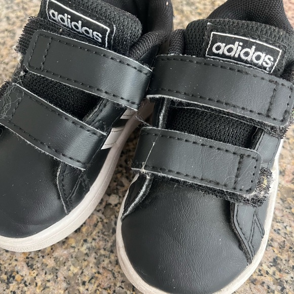 Adidas size 5 toddler - Picture 1 of 2